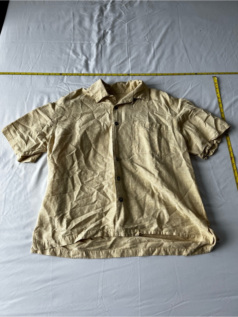 Men's Casual Short-Sleeve Button-Down Shirt in Light Beige